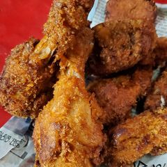 A picture of Buttermilk crispy fried chicken.