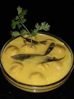 बेसन की कड़ी बरी (besan ki kadhi bari recipe in Hindi) रेसिपी मुख्य फोटो