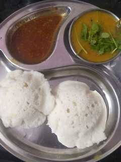 இட்லி சாம்பார் ஹோட்டல் ஸ்டைல் (Idli saambaar recipe in tamil) செய்முறை முக்கிய புகைப்படம்