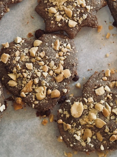 Una foto de Galletas de avena, cacao, cacahuete y copos de quinoa