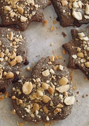 Una foto de Galletas de avena, cacao, cacahuete y copos de quinoa