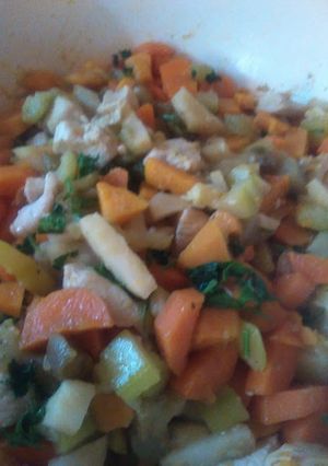 Párolt csirkemell zöldséggel recept fotója
