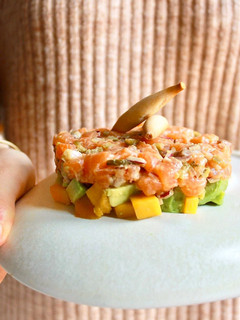 Una foto de Tartar de salmón fácil