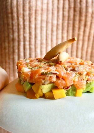 Una foto de Tartar de salmón fácil