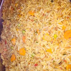 A picture of Fried rice a sauqaqe😃.