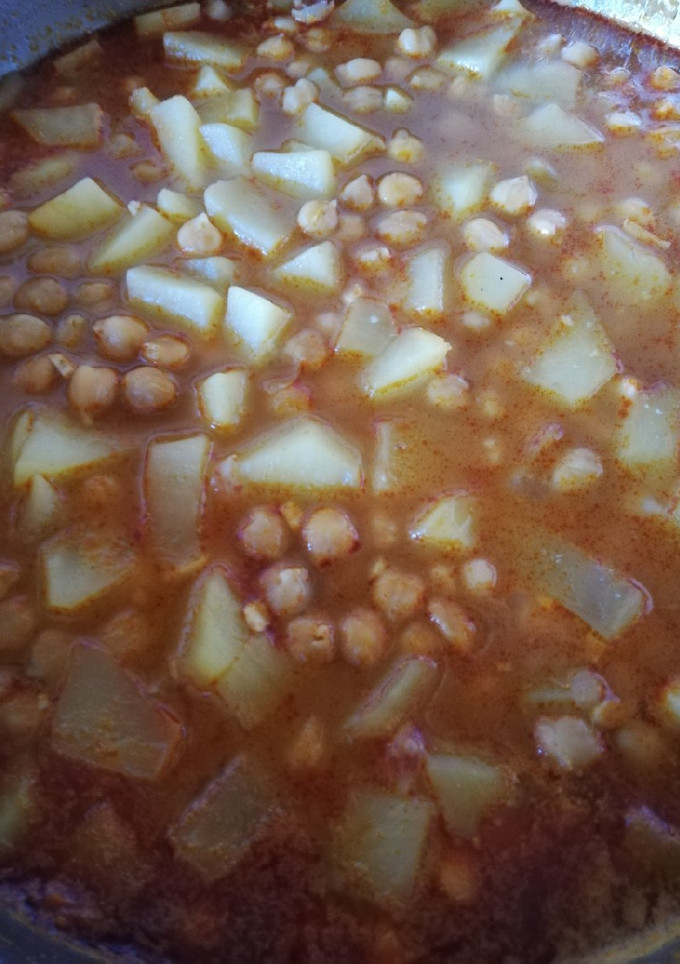 Una foto de Garbanzos con patatas