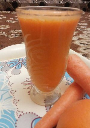 صورة لوصفة عصير البرتقال والجزر طبيعي 'ميه بالميه 👍👍