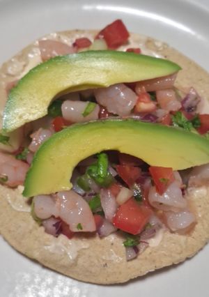 Una foto de Tostadas de camarón fáciles