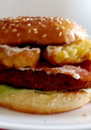 A picture of My Big Chicken Burger with Bacon and Hashbrowns #Lunch#Mainmeal.