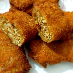 A picture of Bread Chicken pockets.