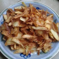 Sweet potatoes chips A picture of Sweet potatoes chips.
