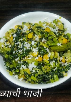 मुळ्याची भाजी (Mulyachi bhaji recipe in marathi) रेसिपी चे मुख्य फोटो 
