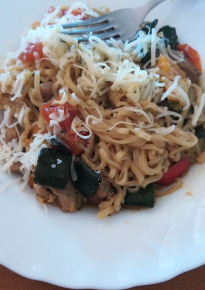 Una foto de Fideos de arroz con curry