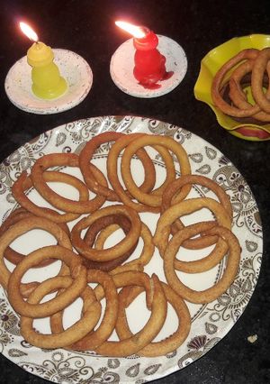 A picture of Ring murukku /kodubale /ring chakli.