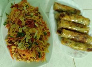 Hình của món Nộm đu đủ bò khô.