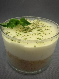 Una foto de Vasitos de Lima y queso