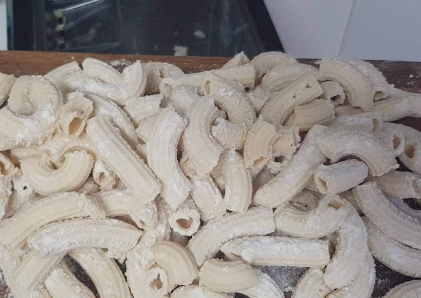 Pasta casera al huevo para macarrones