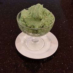 A picture of Pistachio Cream Frosting and Filling.