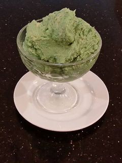 A picture of Pistachio Cream Frosting and Filling.