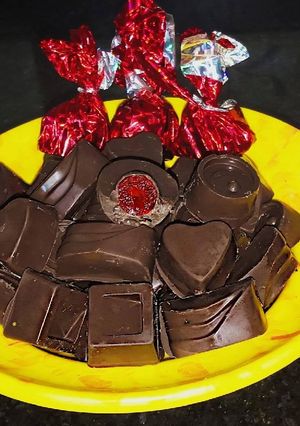 A picture of Fruits And Nuts Chocolate.