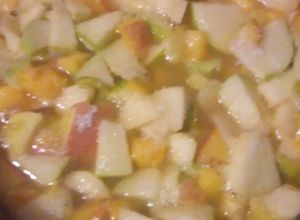 Una foto de Conserva de frutas mixtas en su almíbar
