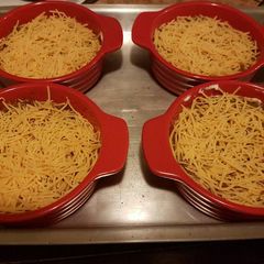 A picture of Chili cheese dip.