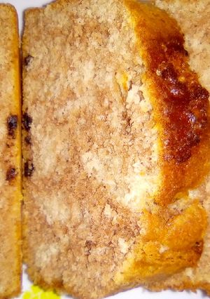 A picture of Vanilla/chocolate chip cake loaf 😋.