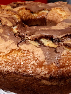 Una foto de Bizcochuelo marmolado de chocolate y vainilla