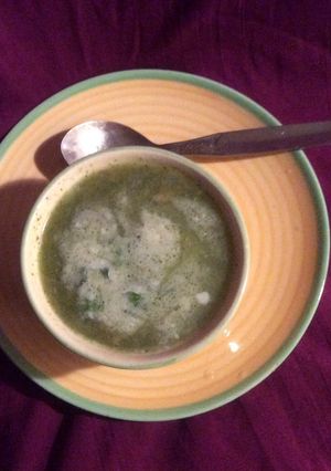A picture of Almond Broccoli soup.