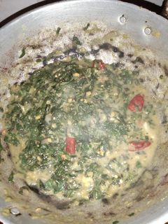 பாலக் கீரை பருப்பு கூட்டு (Paalak keerai kootu recipe in tamil) செய்முறை முக்கிய புகைப்படம்