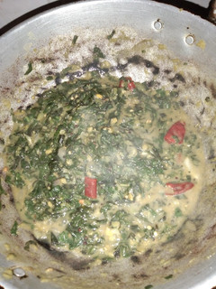 பாலக் கீரை பருப்பு கூட்டு (Paalak keerai kootu recipe in tamil) செய்முறை முக்கிய புகைப்படம்