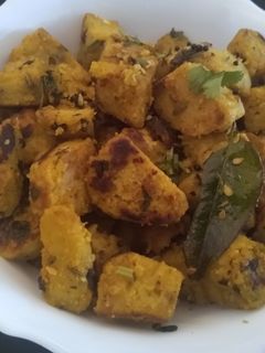 दुधी कोबी मुठिया (dudhi kobi muthiya recipe in marathi) रेसिपी चे मुख्य फोटो