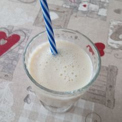 A picture of Easy simple banana smoothie.