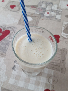 A picture of Easy simple banana smoothie.