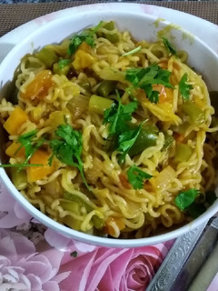 Schezwan noodles🍜🍝 (Schezwan noodles recipe in tamil) செய்முறை முக்கிய புகைப்படம்