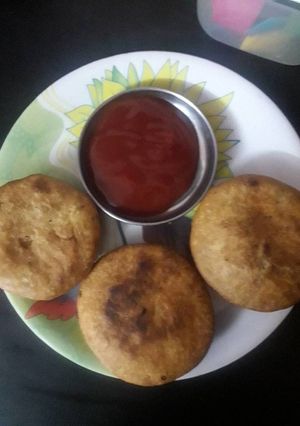 कचोरी (Kachori recipe in hindi) रेसिपी मुख्य फोटो