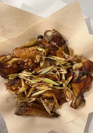 Hình của món Gà rán ngũ vị hương.