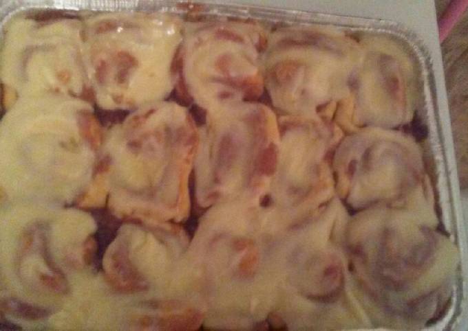 Recipe of Super Quick Homemade Raven&#39;s Cinnamon Rolls with Cream Cheese Icing