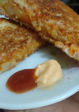 सैंडविच(Sandwich recipe in Hindi) रेसिपी मुख्य फोटो
