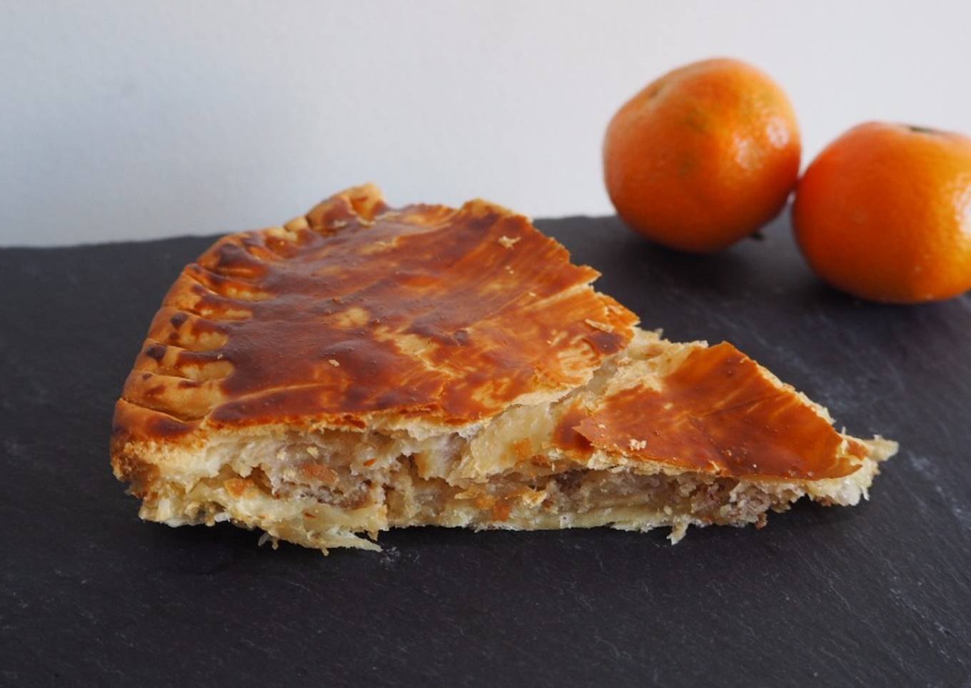 Galette des Rois à la frangipane et aux pommes caramélisées