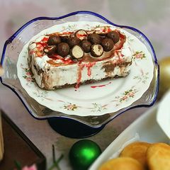 A picture of Maltesers Caramel Icecream Cake.