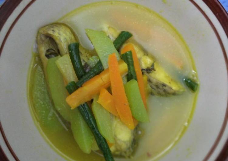 Nila bumbu kuning + labu Siam, wortel, kacang panjang