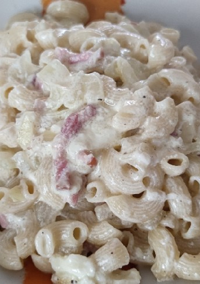 Una foto de Macarrones a la carbonara