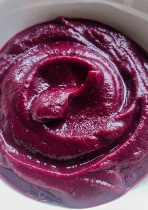 Une photo de Compote maison aux pommes et myrtilles