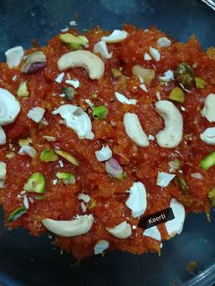 गाजर का हलवा (gajar ka halwa recipe in Hindi) रेसिपी मुख्य फोटो