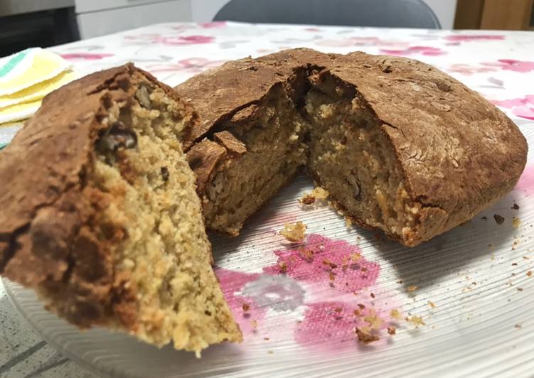 Pan de soda irlandés con nueces y aceite de oliva