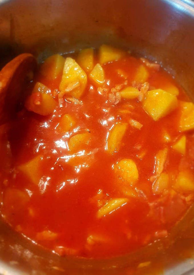 Una foto de Guiso de patatas con tiras de bacon