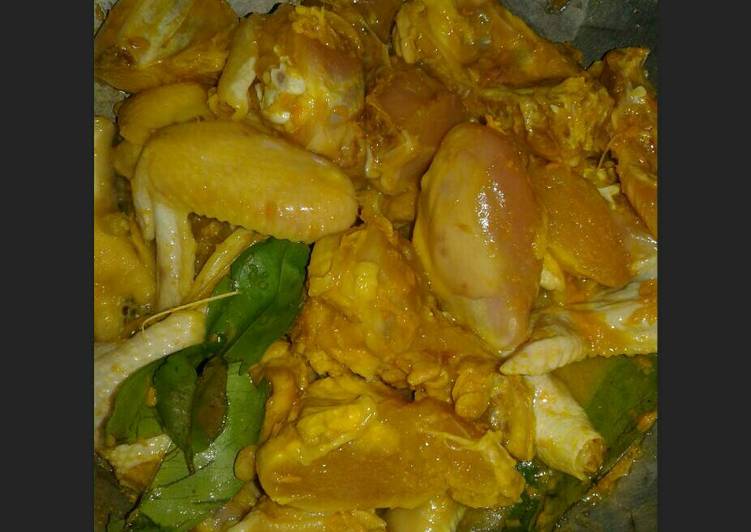 Ayam ungkep bumbu kuning