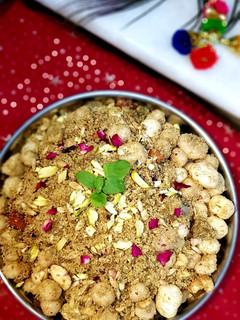 धनिया पंजीरी (Dhaniya Panjiri recipe in Hindi) रेसिपी मुख्य फोटो