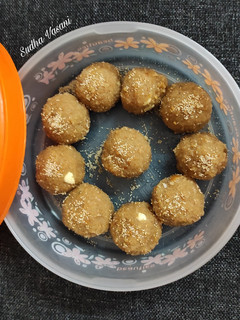 ચૂરમાં ના લાડુ (Churma's Ladoo recipe in Gujarati) રેસીપી મુખ્ય ફોટો